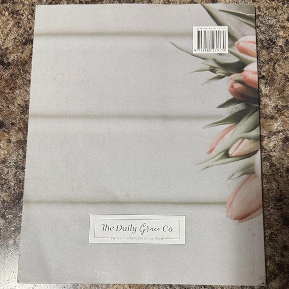 Paperback Bible studies - Picture 5 of 7